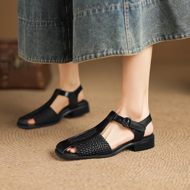 Elegant Closed Toe Sandals for Women - Image 2