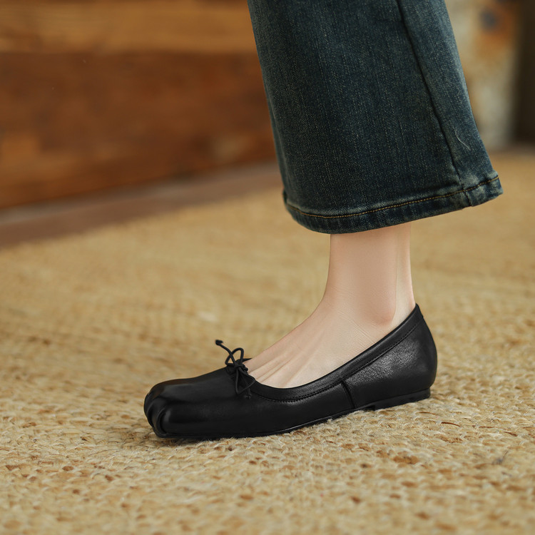 Korean Style Women's Flat Shoes Square Toe Slip-On - Image 4