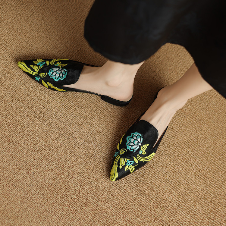 Vintage Satin Closed Toe Slippers with Floral Pattern - Image 4