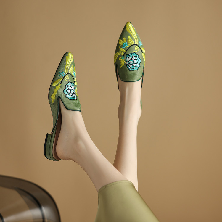 Women's Closed Toe Leather Slippers Low Flat Heel Summer 2025 - Image 2