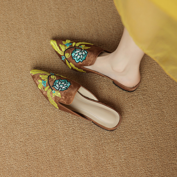 Women's Closed Toe Leather Slippers Low Flat Heel Summer 2025 - Image 5