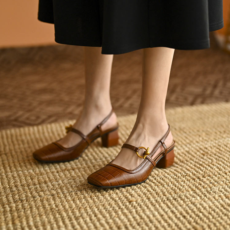 Women's Closed Toe Sandals with Mid Chunky Heel - Style a.html