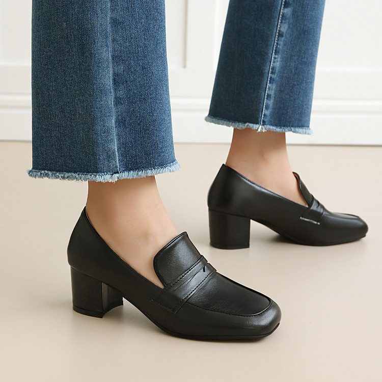 Women's Closed Toe Slippers with Square Heel and Mink Fur Upper - Image 2