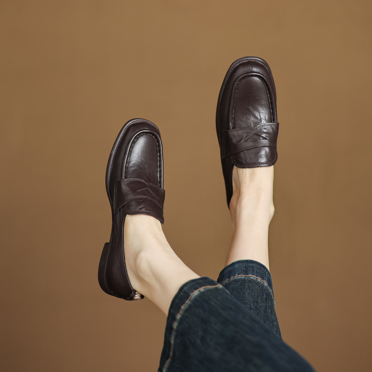 Women's Deep Mouth Slip-On Shoes with Mid Chunky Heel - Image 2