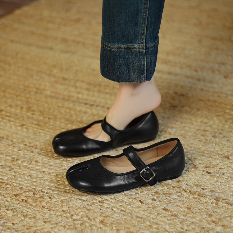 Women's Korean Style Flat Shoes Soft Leather Low Heel - Image 5
